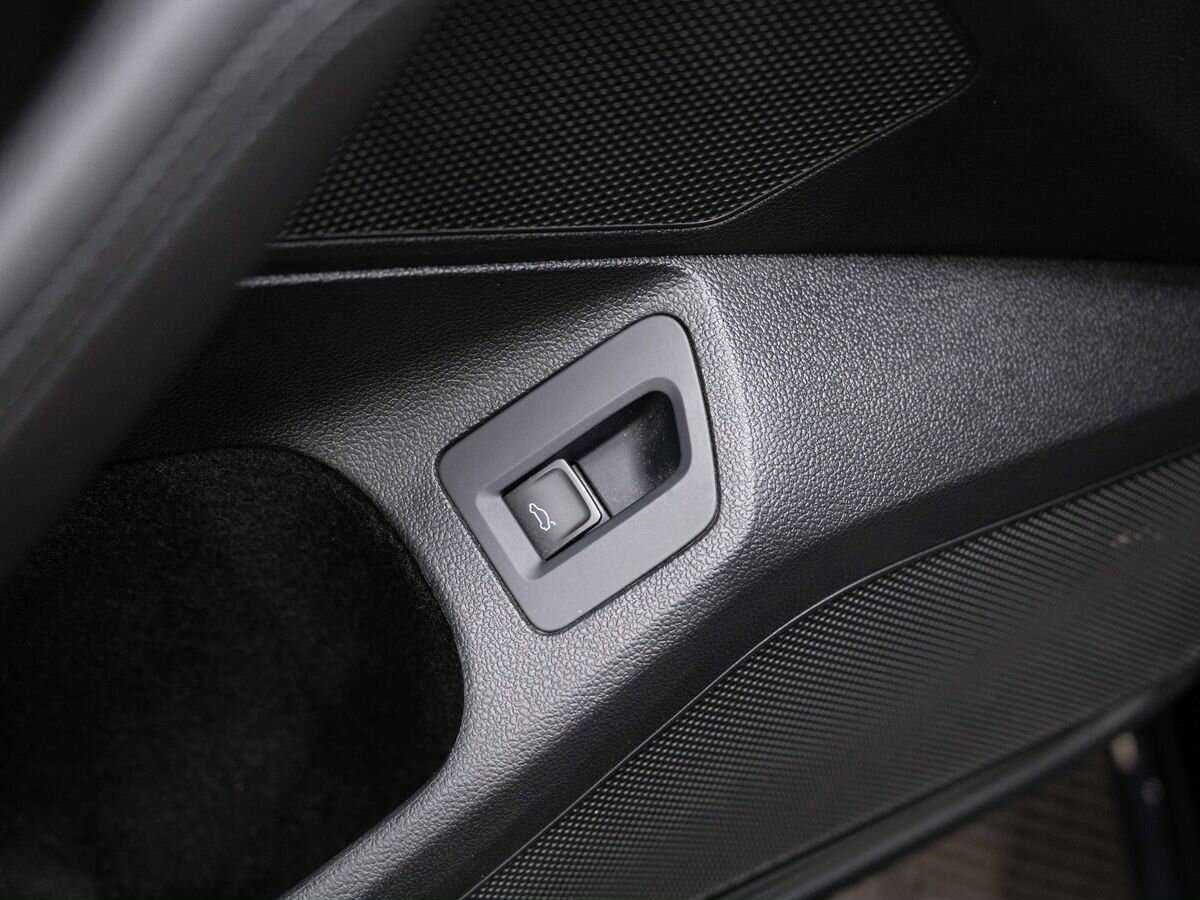 Б/У Фольксваген Пассат 2019 года. Фото: #23