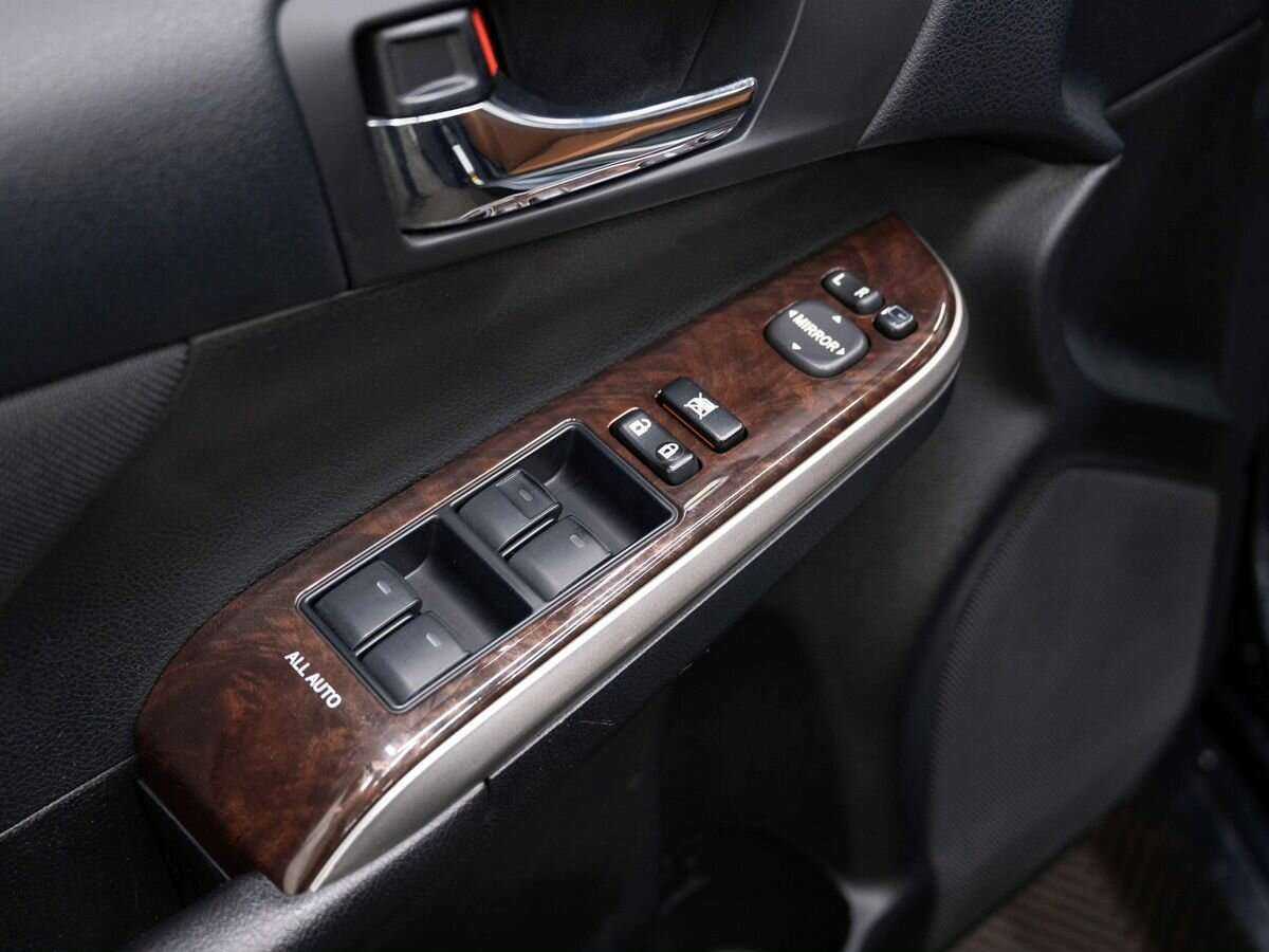 Б/У Тойота Камри 2015 года. Фото: #16