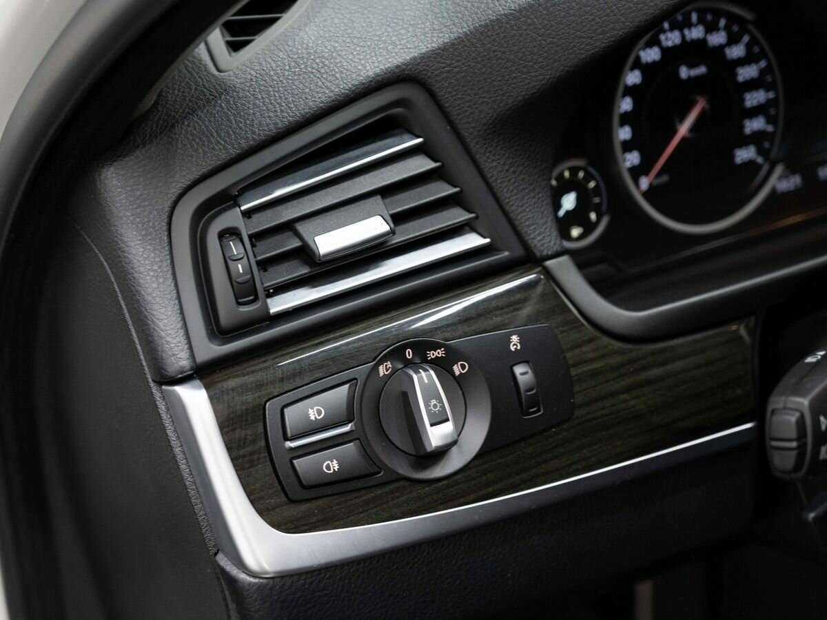 BMW 5 серии 2016 года с пробегом. Фото: #21