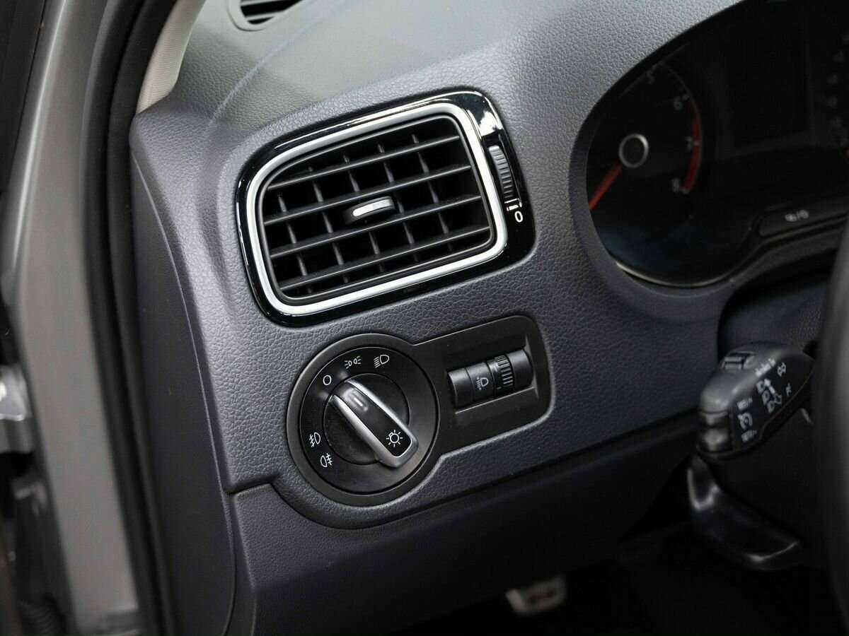 Б/У Фольксваген Поло 2018 года. Фото: #19