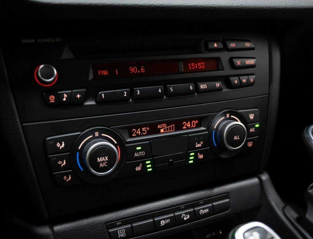 Б/У БМВ Икс1 2013 года. Фото: #17