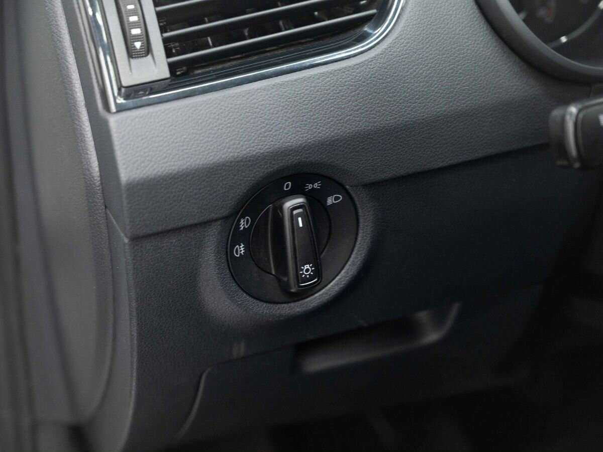 Б/У Шкода Октавия 2019 года. Фото: #17