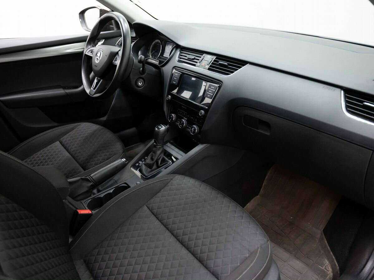 Б/У Шкода Октавия 2017 года. Фото: #9