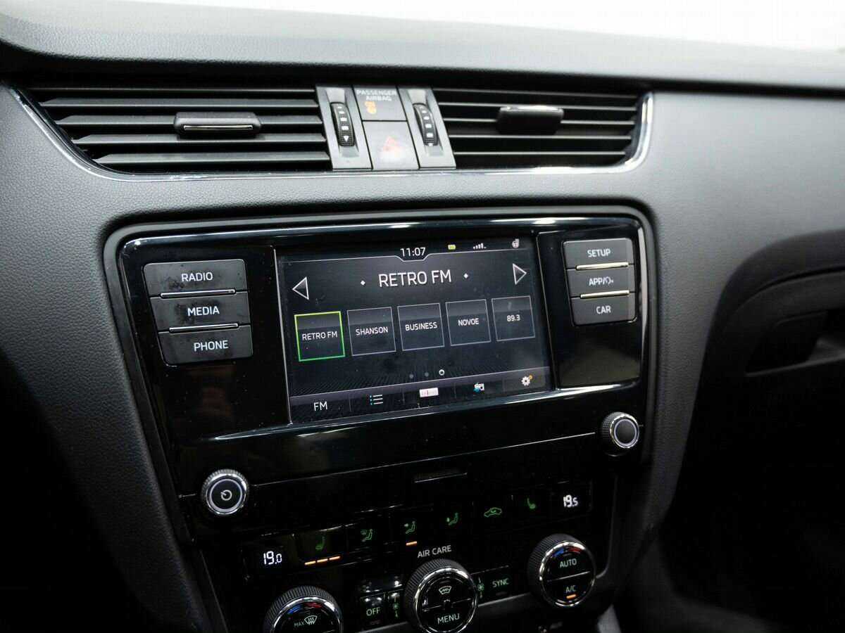 Б/У Шкода Октавия 2017 года. Фото: #17