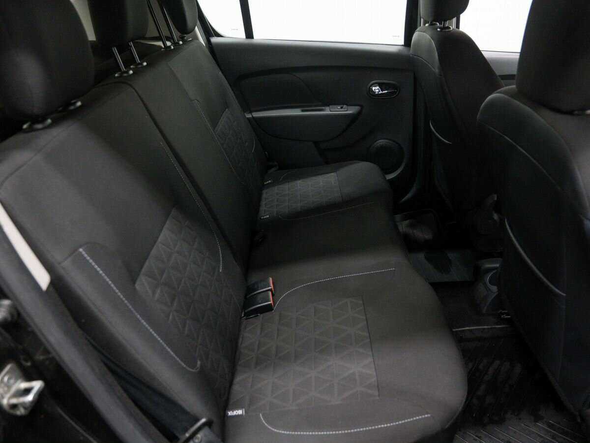 Б/У Рено Сандеро 2015 года. Фото: #9