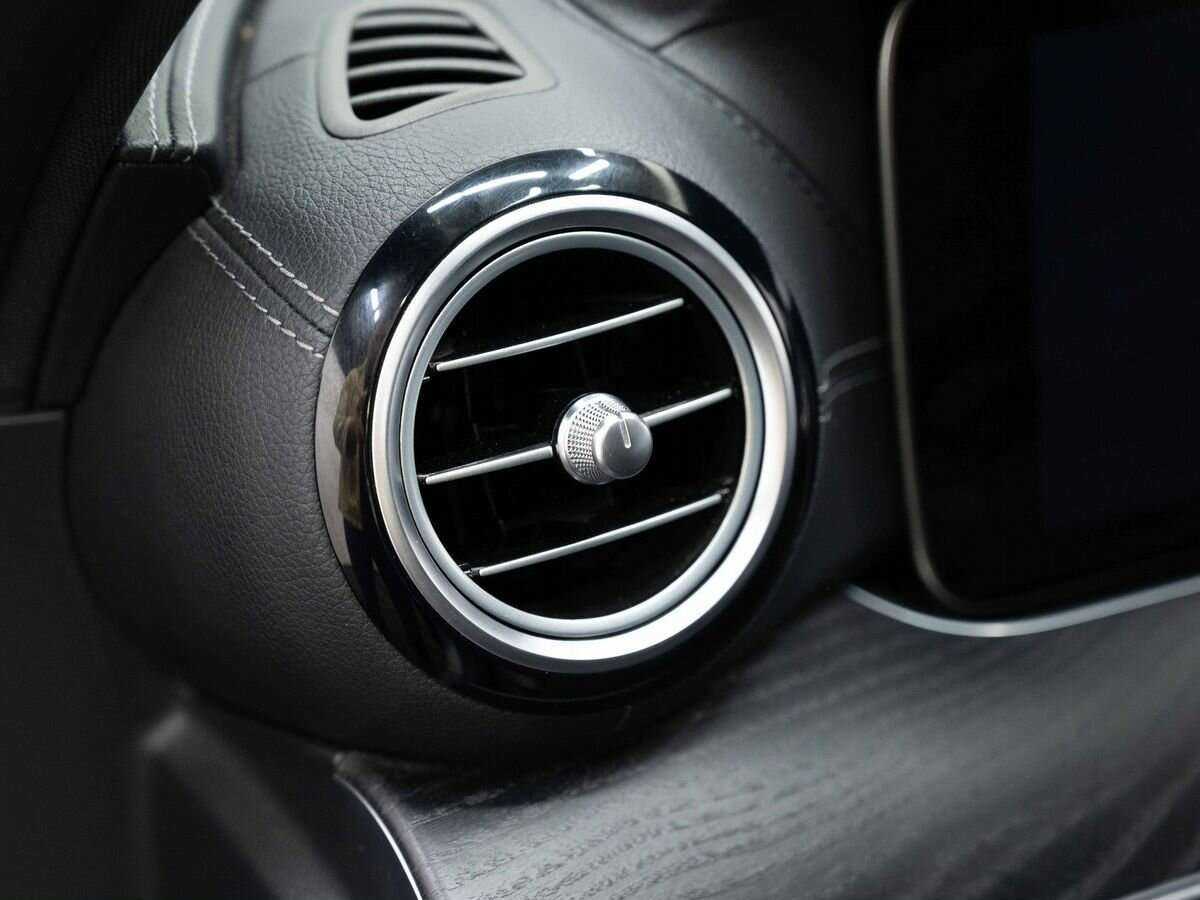 Mercedes-Benz E-Класс 2018 года с пробегом. Фото: #26