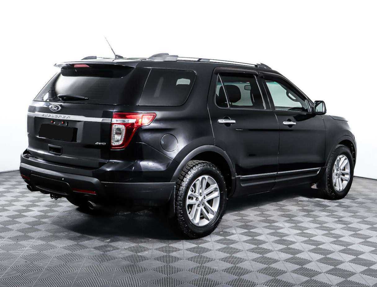 Ford Explorer 2013 года с пробегом. Фото: #4