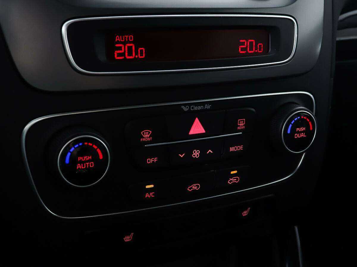 Б/У Киа Соренто 2016 года. Фото: #17