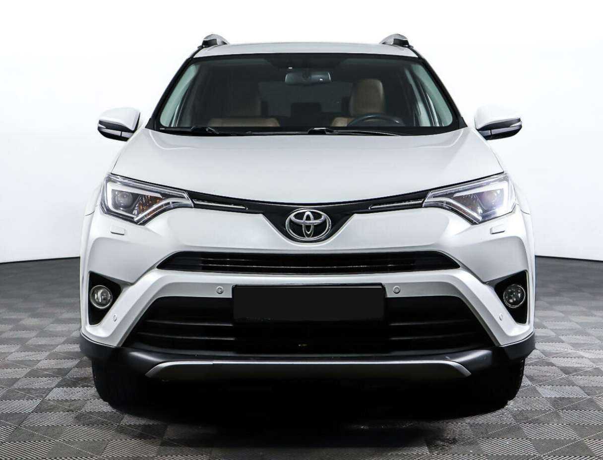 Toyota RAV4 2018 года с пробегом. Фото: #1