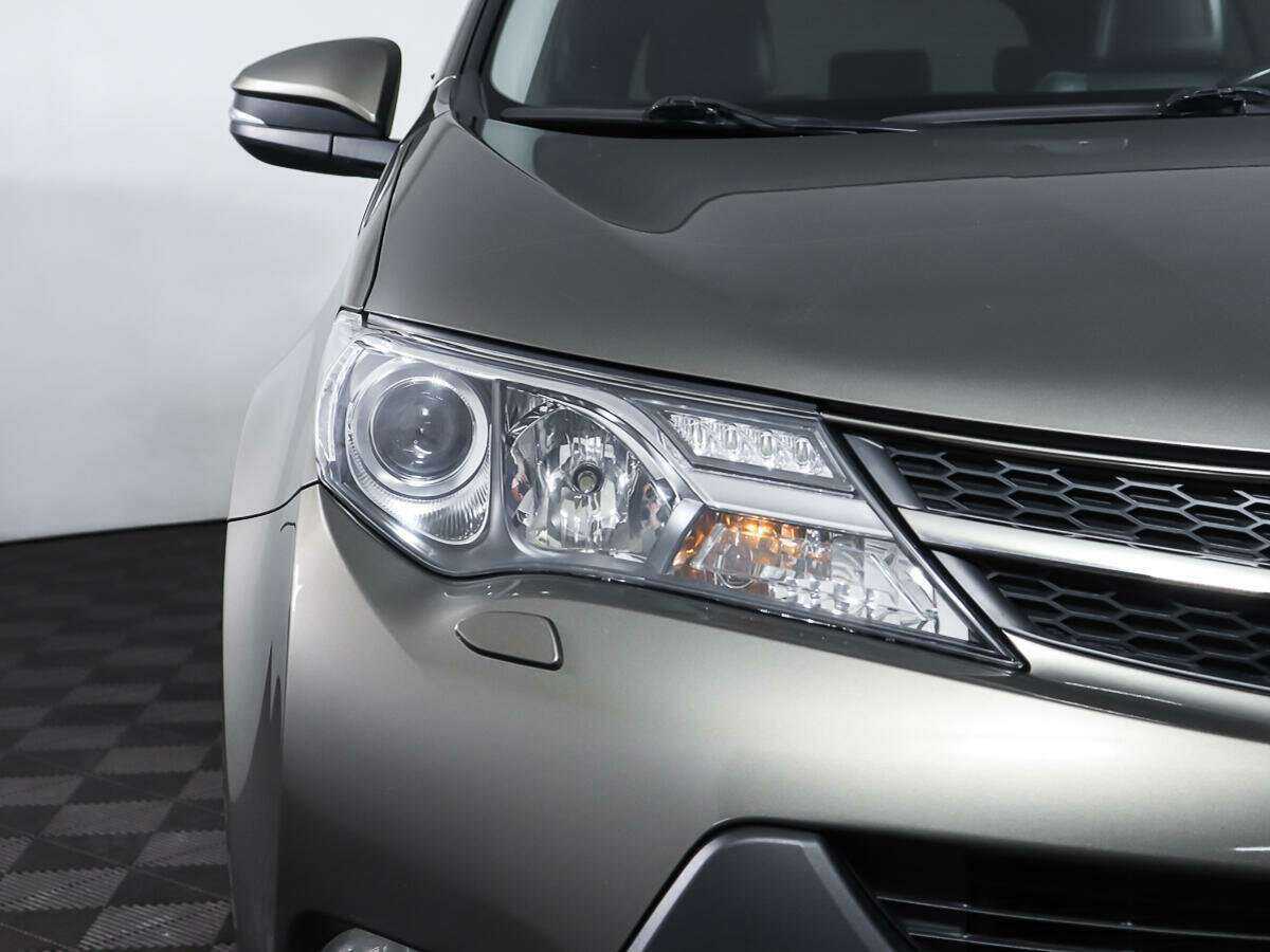 Б/У Тойота Рав4 2013 года. Фото: #18