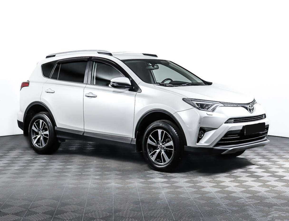 Toyota RAV4 2019 года с пробегом. Фото: #2