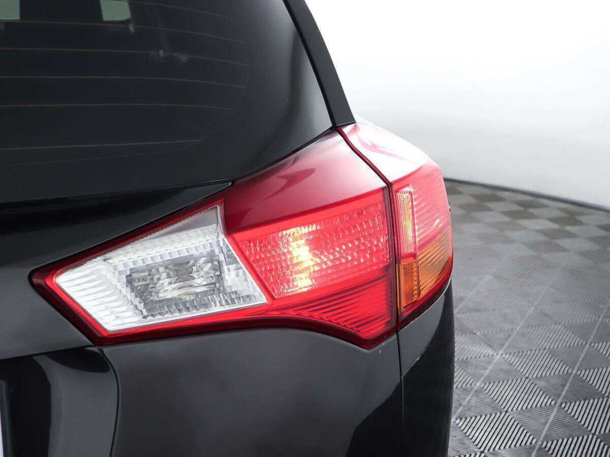 Б/У Тойота Рав4 2014 года. Фото: #21