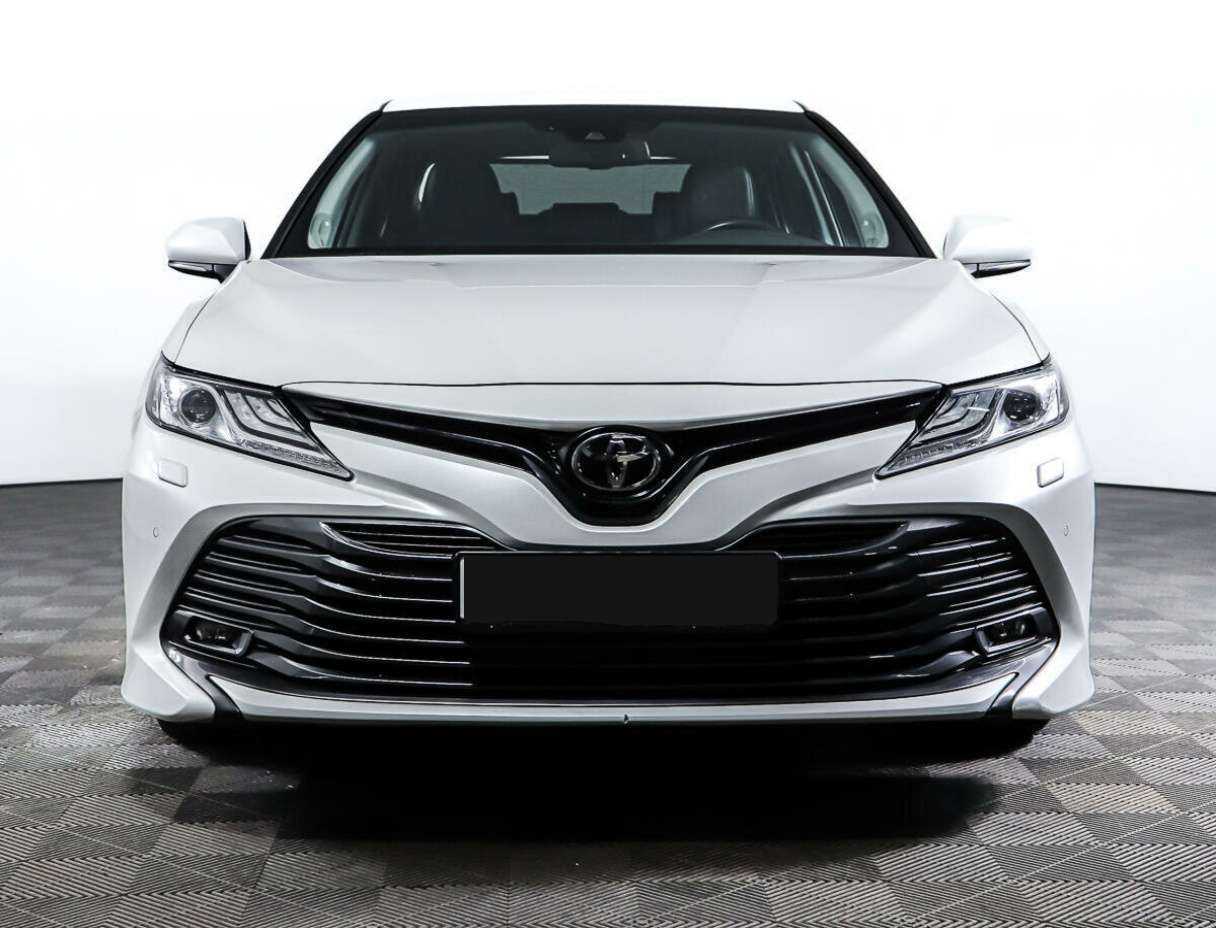 Toyota Camry 2020 года с пробегом. Фото: #1