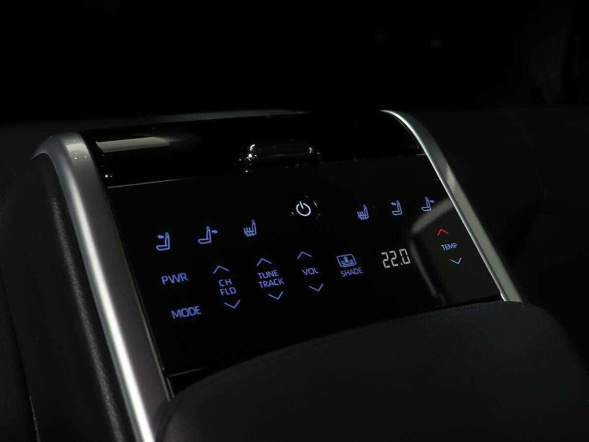 Toyota Camry 2020 года с пробегом. Фото: #14