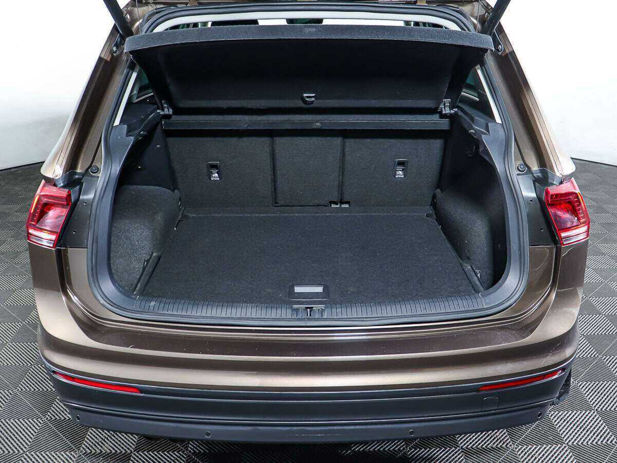 Б/У Фольксваген Тигуан 2018 года. Фото: #8