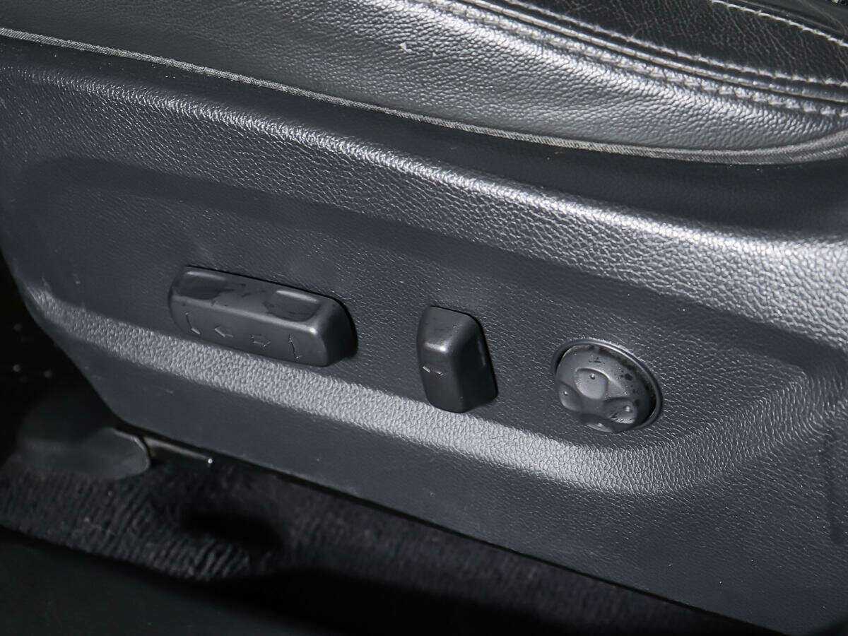 Б/У Хендай Санта Фе 2015 года. Фото: #14