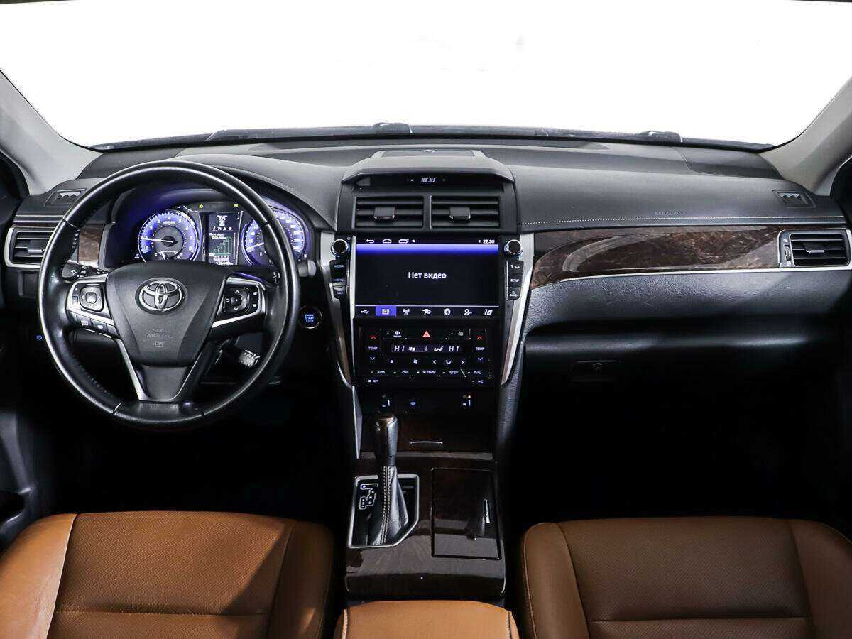 Б/У Тойота Камри 2017 года. Фото: #10