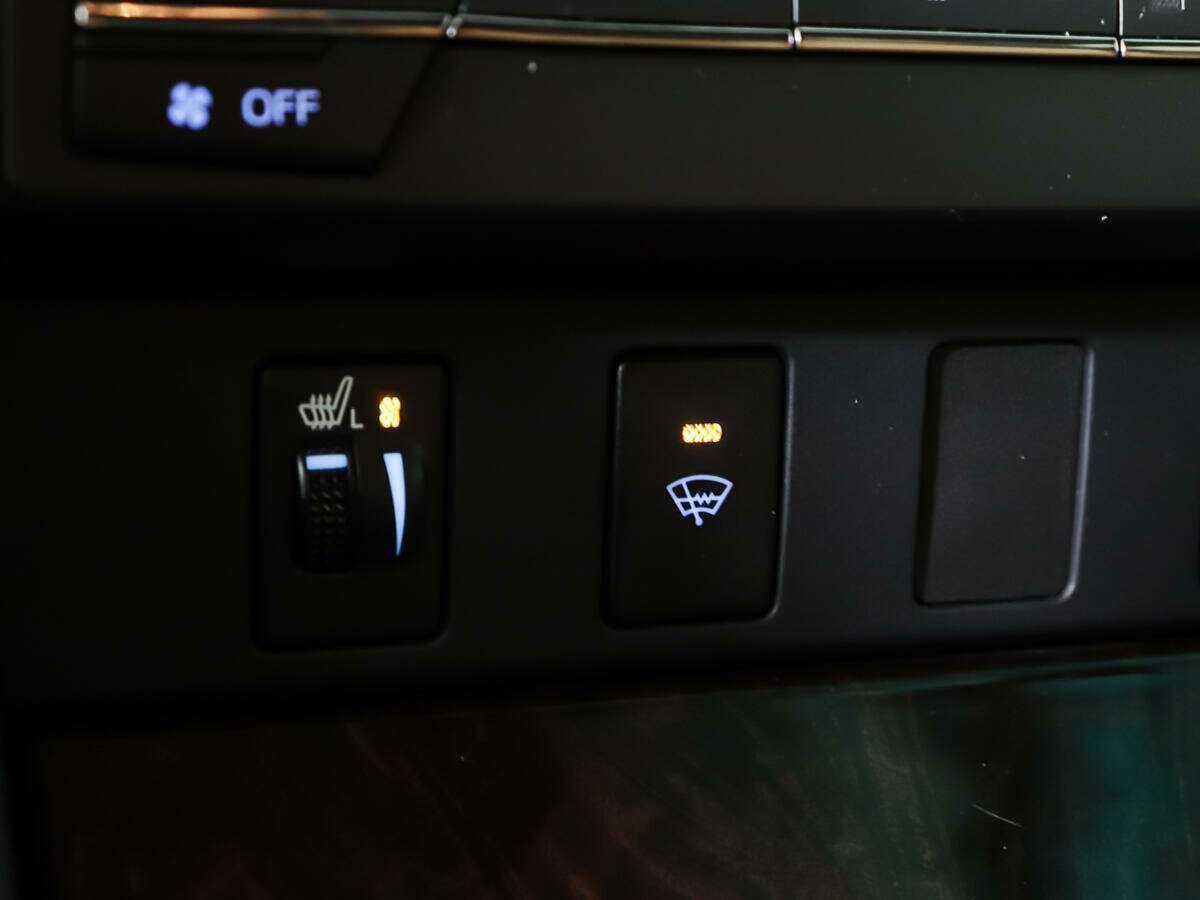 Б/У Тойота Камри 2017 года. Фото: #21