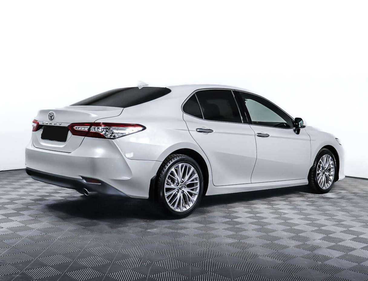 Toyota Camry 2018 года с пробегом. Фото: #4