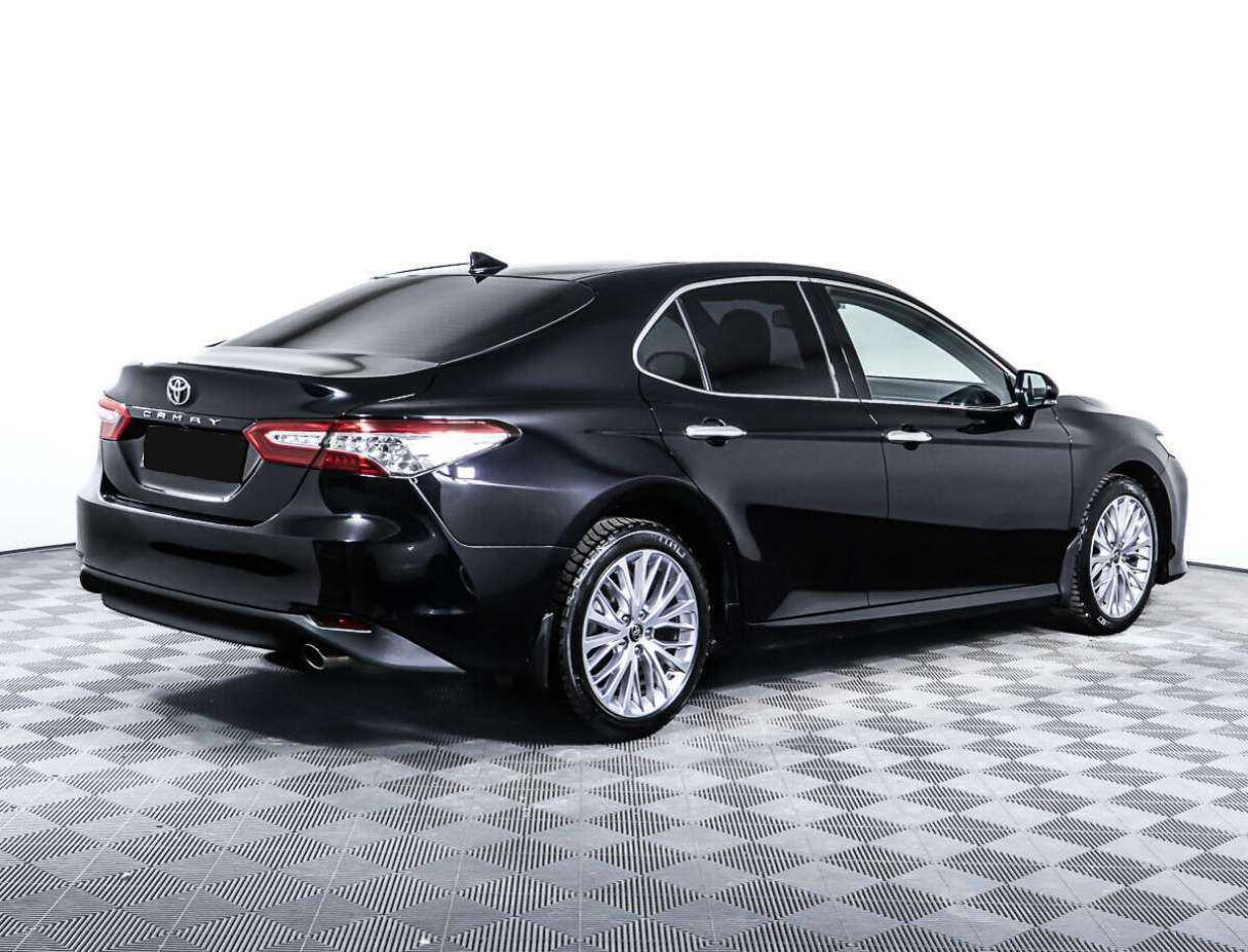Toyota Camry 2019 года с пробегом. Фото: #4