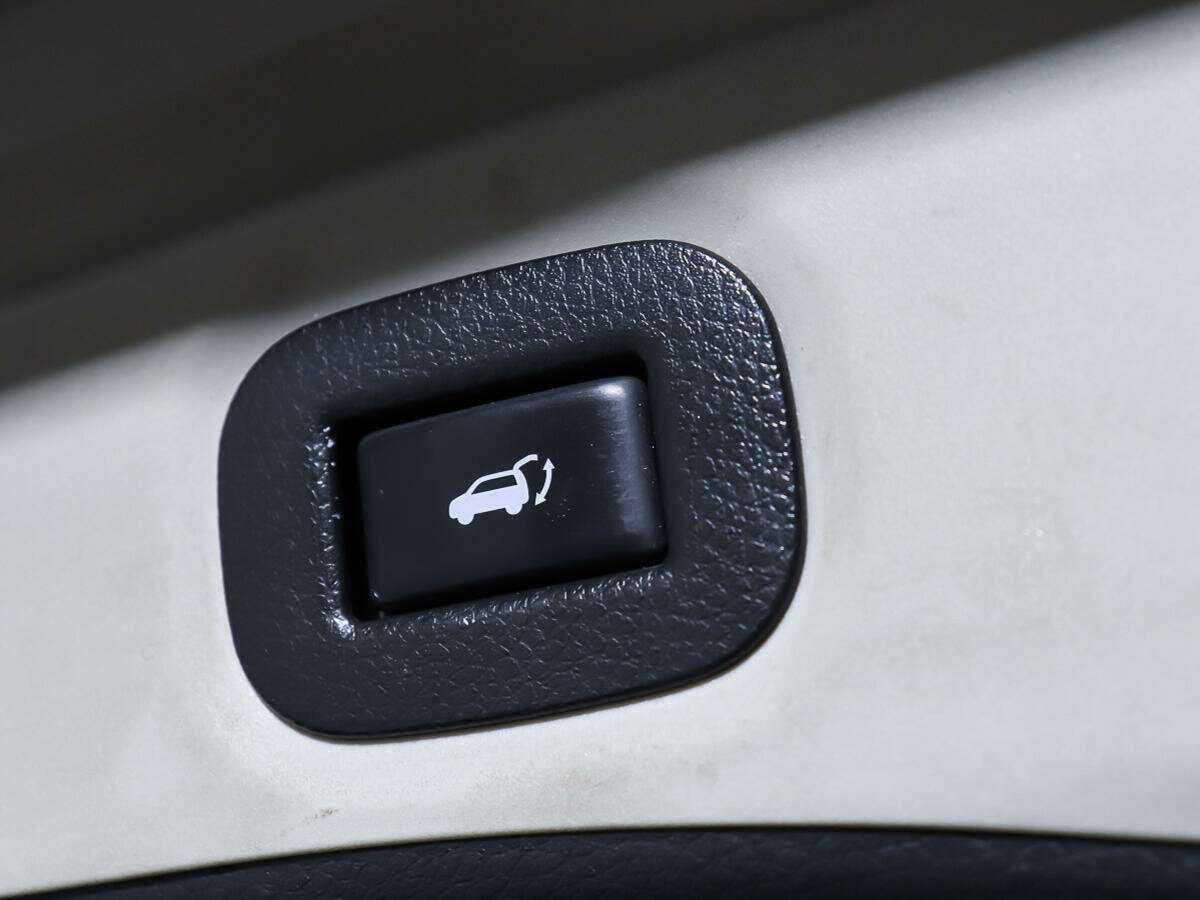 Б/У Ниссан Икс-Трейл 2015 года. Фото: #16