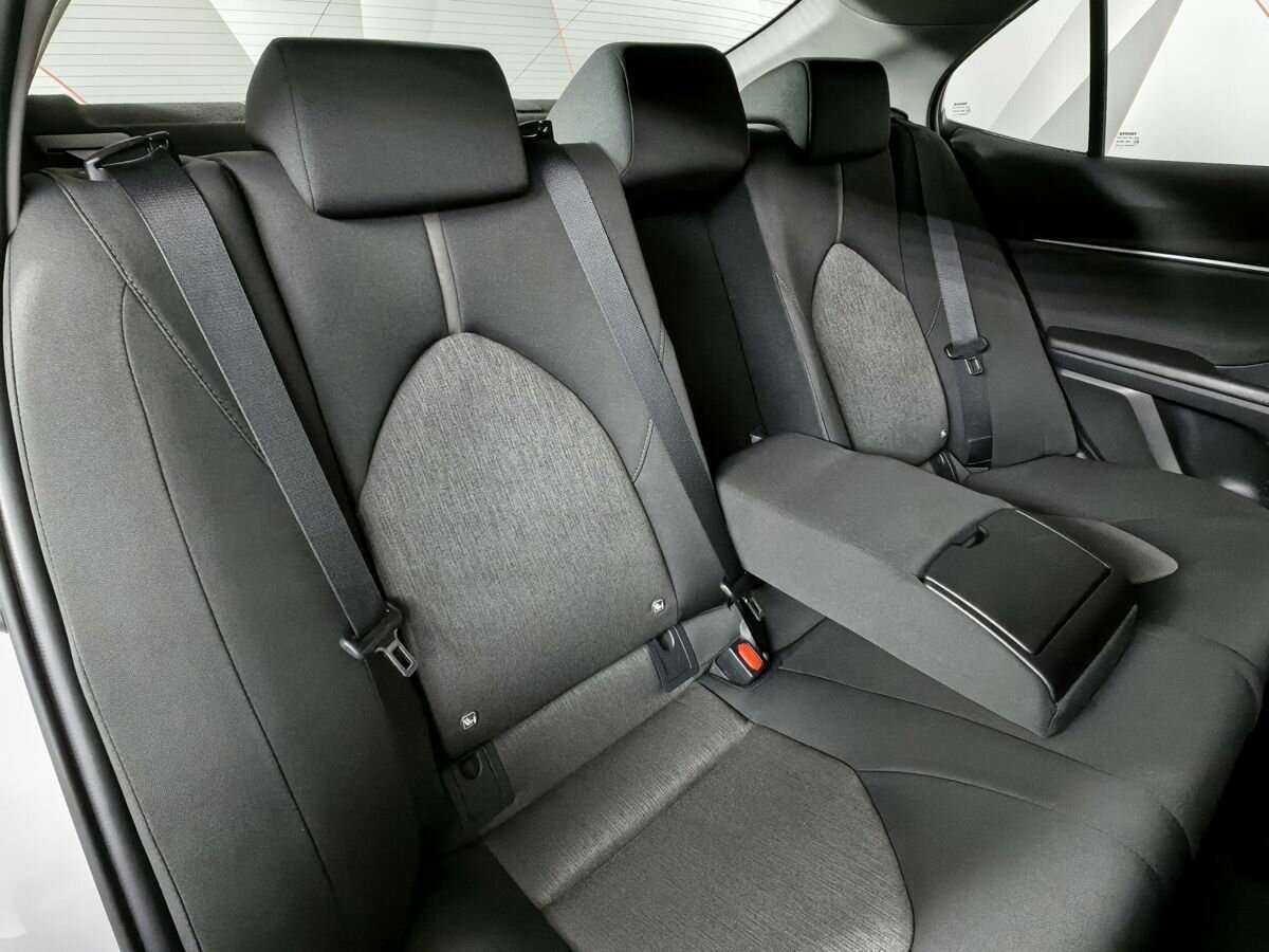 Toyota Camry 2021 года с пробегом. Фото: #12