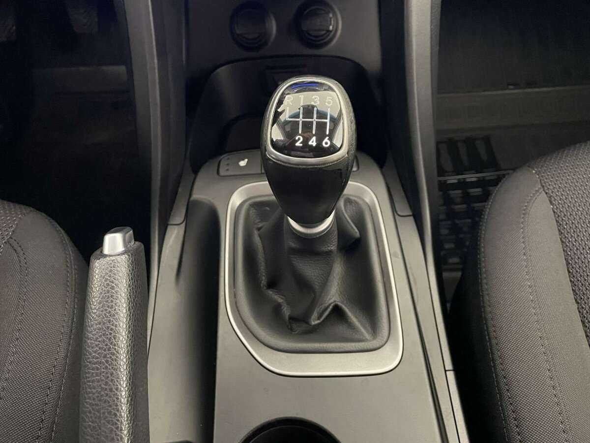 Б/У Хендай Санта Фе 2015 года. Фото: #12