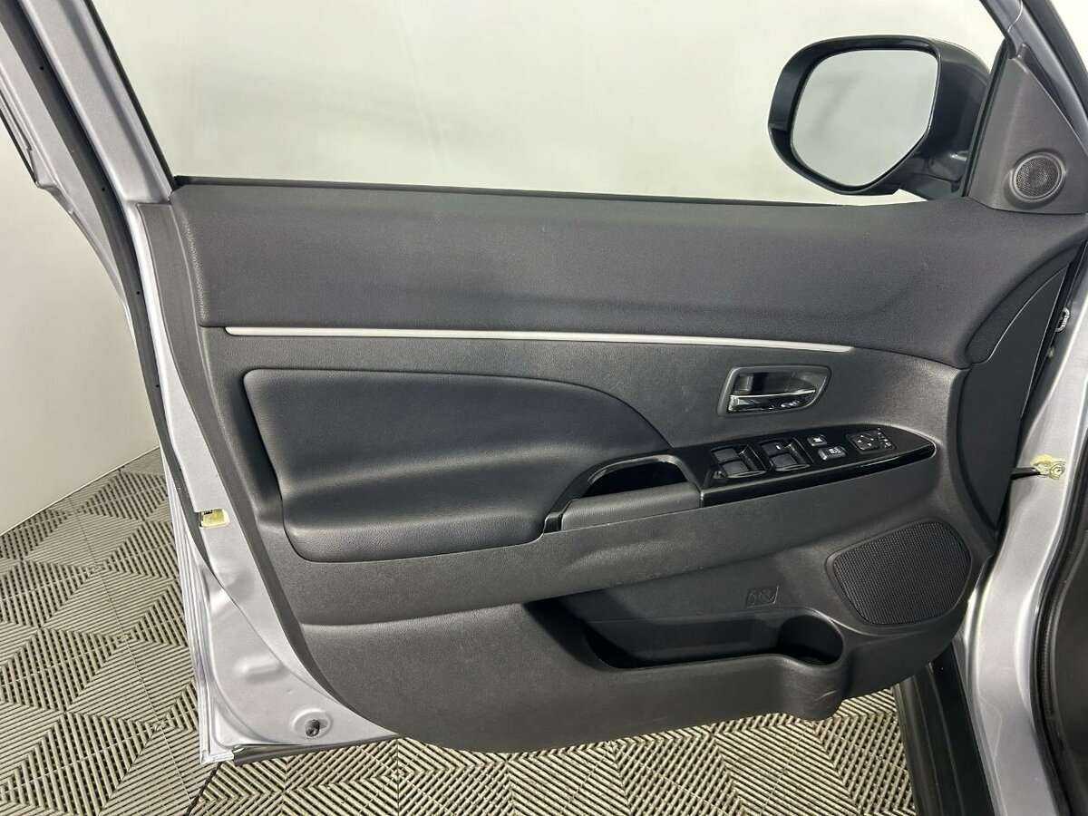 Б/У Пежо 4008 2012 года. Фото: #5