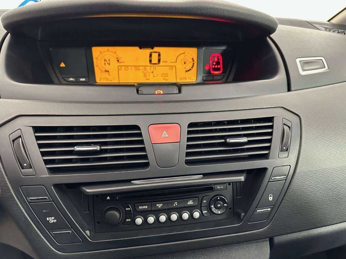 Б/У Ситроен Ц4 Пикассо 2012 года. Фото: #10