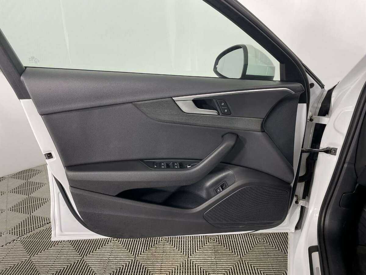 Audi A4 2018 года с пробегом. Фото: #7