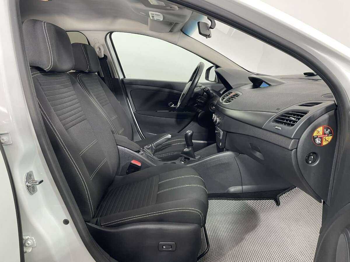 Б/У Рено Флюенс 2015 года. Фото: #13