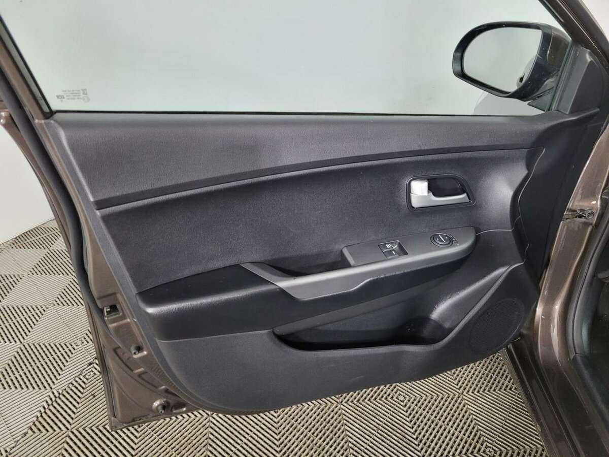 Б/У Киа Рио 2016 года. Фото: #7