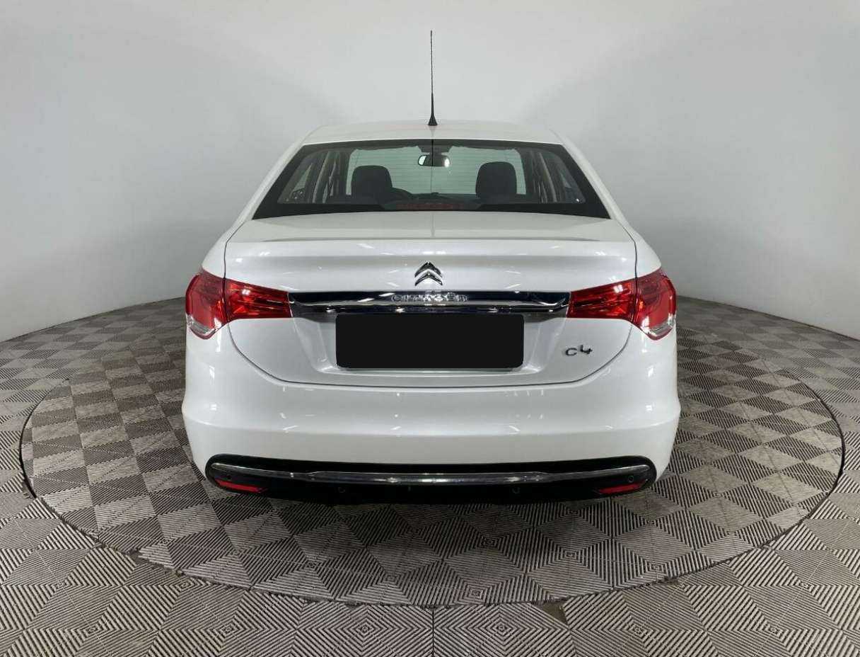 Б/У Ситроен Ц4 2021 года. Фото: #2