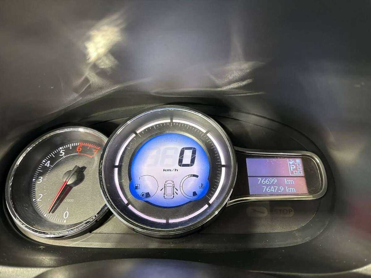 Renault Fluence 2014 года с пробегом. Фото: #10