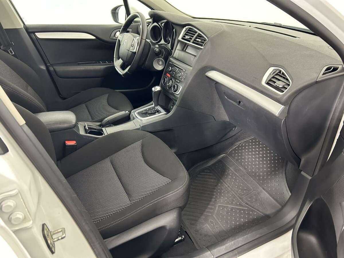 Б/У Ситроен Ц4 2013 года. Фото: #12