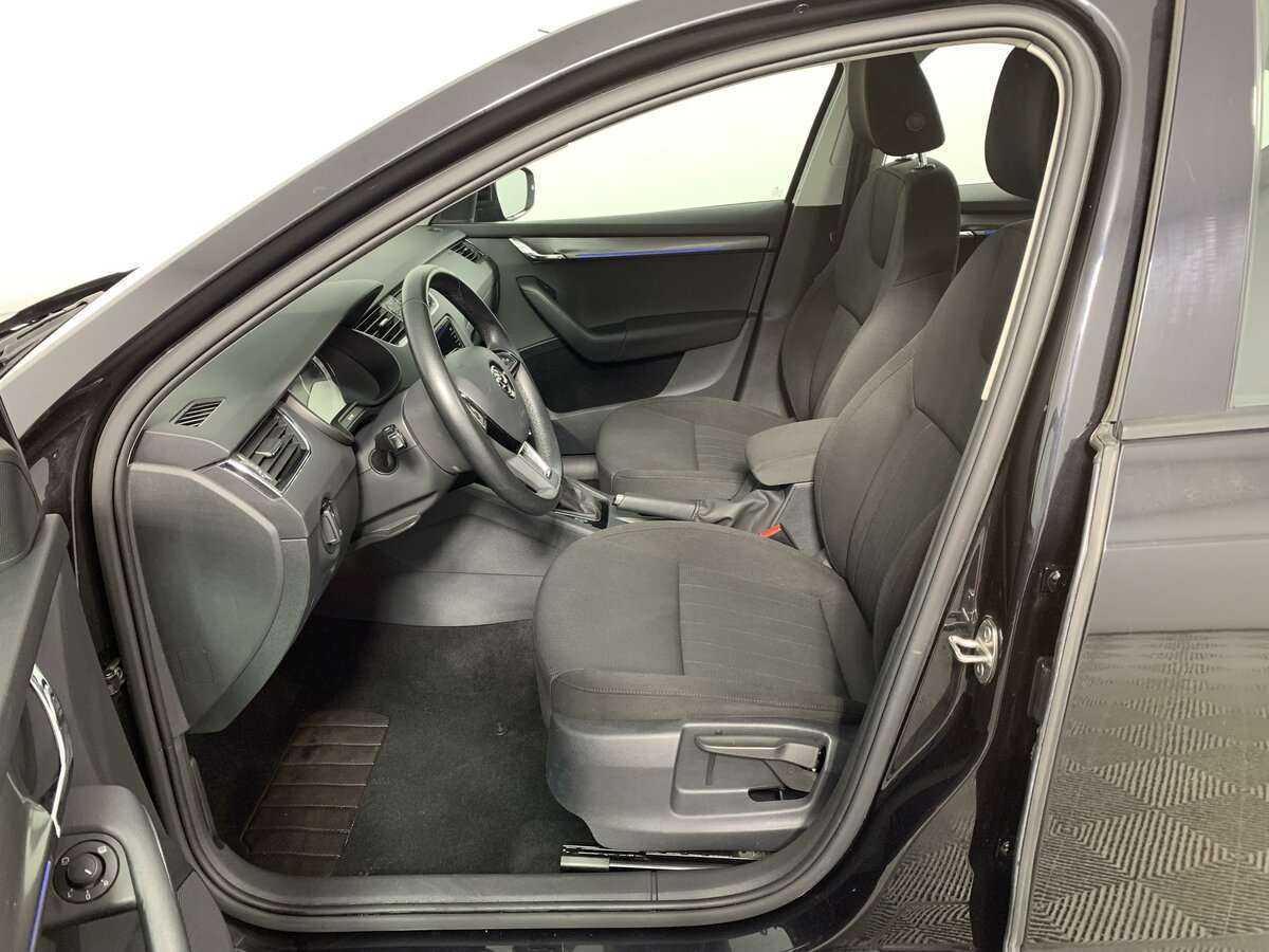 Б/У Шкода Октавия 2018 года. Фото: #10