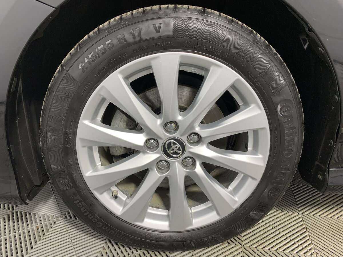 Toyota Camry 2019 года с пробегом. Фото: #16