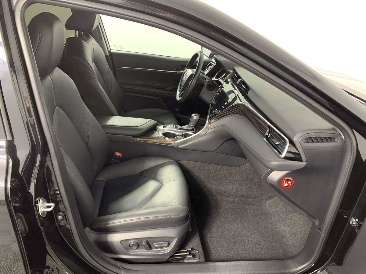 Toyota Camry 2020 года с пробегом. Фото: #13