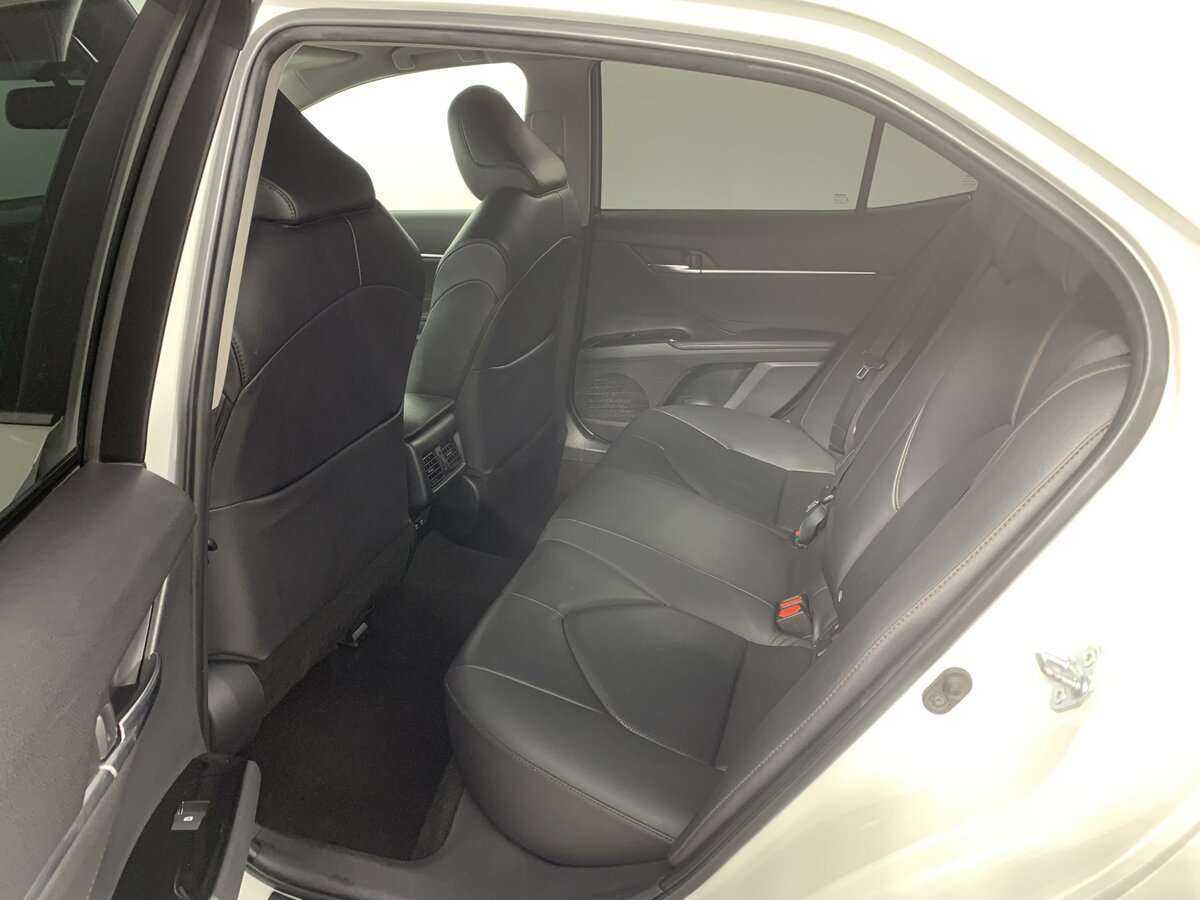 Б/У Тойота Камри 2020 года. Фото: #9