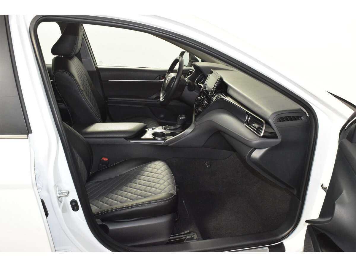 Toyota Camry 2021 года с пробегом. Фото: #14