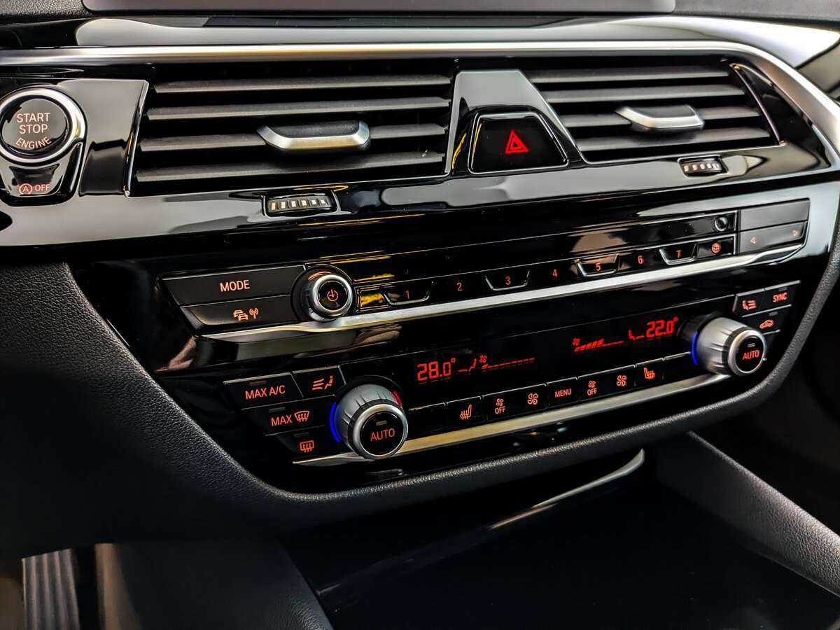 BMW 5 серии 2018 года с пробегом. Фото: #21