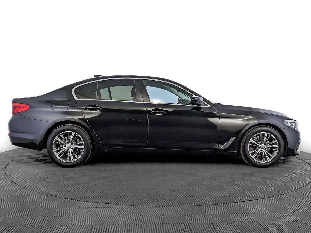 BMW 5 серии 2018 года с пробегом. Фото: #3