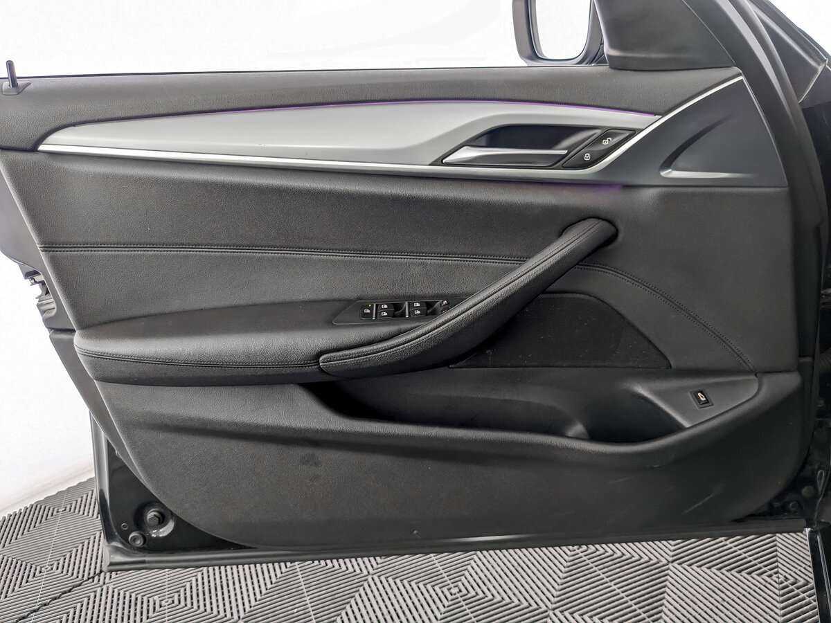 BMW 5 серии 2018 года с пробегом. Фото: #13