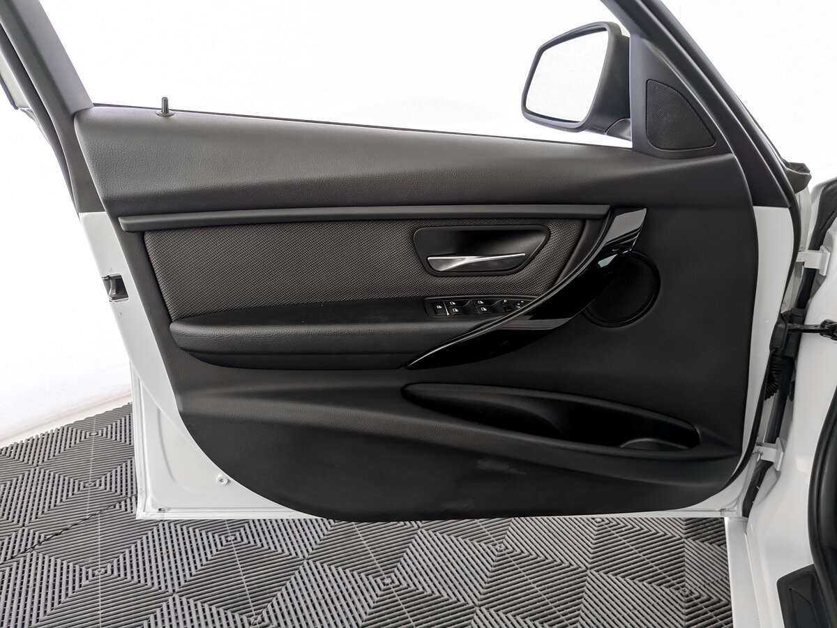 BMW 3 серии 2017 года с пробегом. Фото: #13