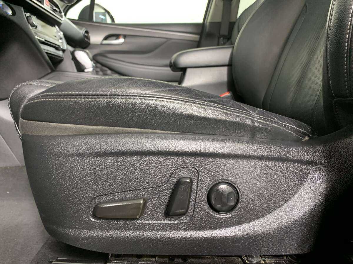 Hyundai Santa Fe 2018 года с пробегом. Фото: #13