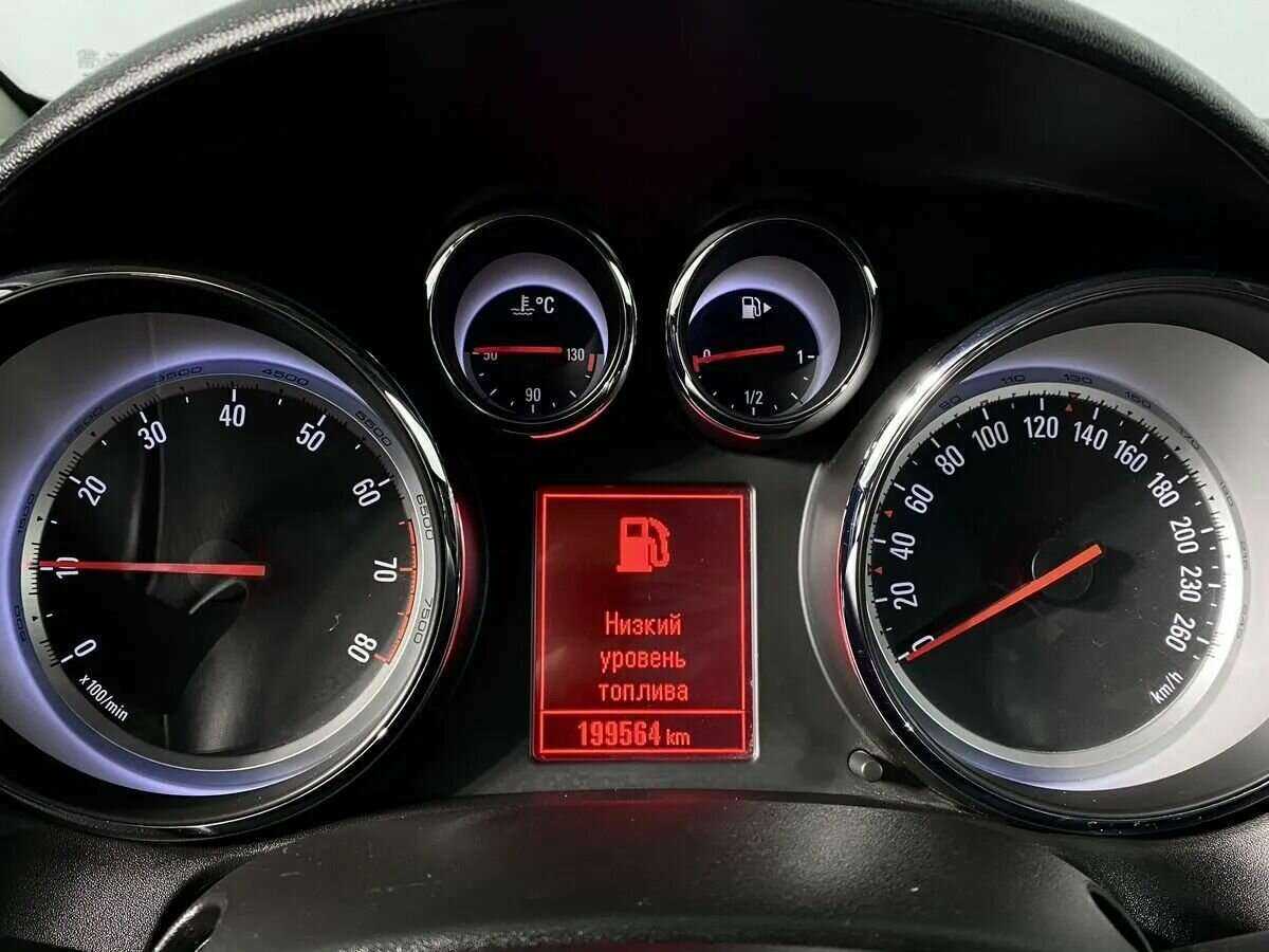 Б/У Опель Астра 2013 года. Фото: #14