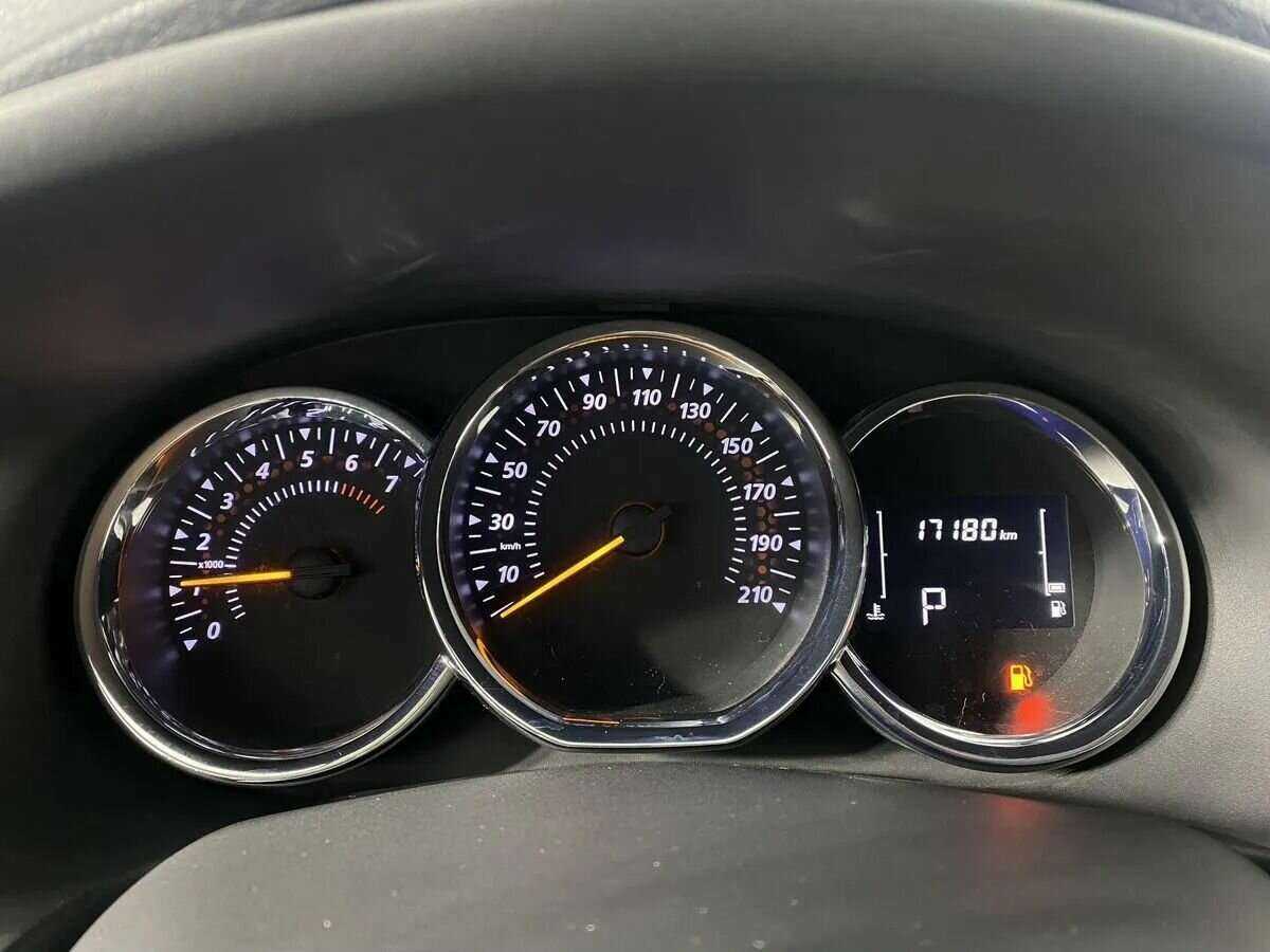 Б/У Рено Логан 2021 года. Фото: #8