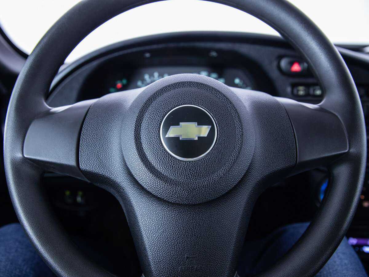 Б/У Шевроле Нива 2015 года. Фото: #6