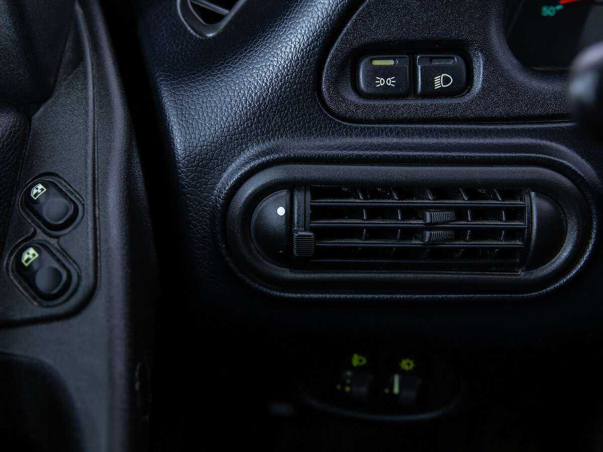 Б/У Шевроле Нива 2015 года. Фото: #12