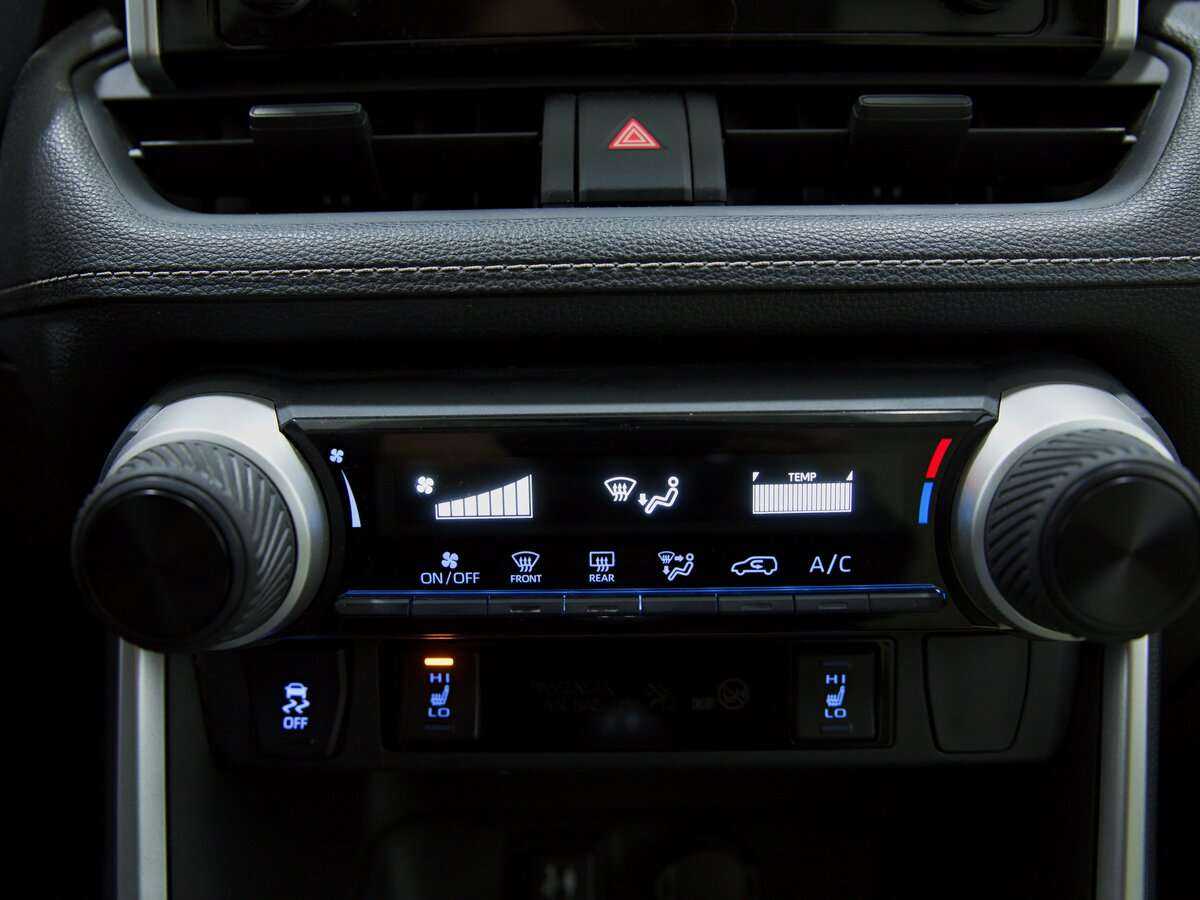 Toyota RAV4 2020 года с пробегом. Фото: #8